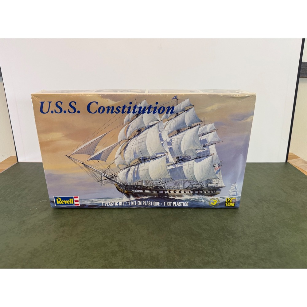 Revell USS Constitution 1:196 Scale Plastic Model Ship Kit 85-5404 2015